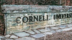 Luật sư của nạn nhân tố cáo Cornell và cơ quan pháp luật đã thất bại