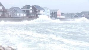 Bão Nor’easter để lại dấu vết tàn phá từ New York đến Maine