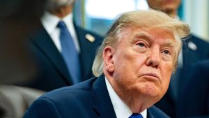 Quảng Cáo Truyền Hình Ủng Hộ Trump Được Chi Trả Bằng Tiền Ngân Sách Hải Quan