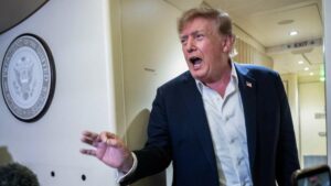 Nhà Trắng Loại CNN Ra Khỏi Đoàn Phóng Viên Đưa Tin Chuyến Đi Của TT Trump