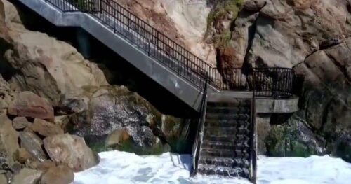 Sóng Biển Lớn Từ Bão Polo Gây Sạt Lở Bờ Biển Laguna