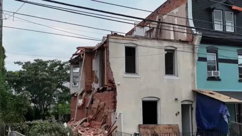 Phụ nữ ở Germantown đòi quyền lợi sau khi nhà bị sập một phần