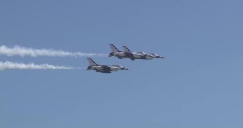 Pacific Airshow Trở Lại Huntington Beach Với Biểu Diễn Của U.S. Air Force Thunderbirds