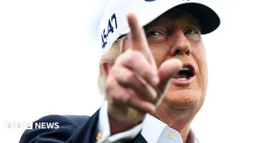 Tại sao Tổng Thống Donald Trump đặt cược tất cả vào AI bất chấp những cảnh báo?
