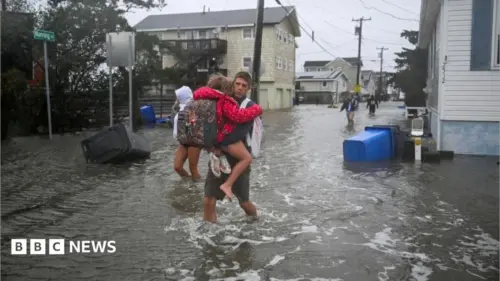 Bão Nor’easter Gây Lũ Lụt Ven Biển, New York và New Jersey Tuyên Bố Tình Trạng Khẩn Cấp
