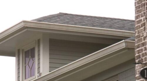 Quy tắc Bảo hiểm Texas Làm Rõ Các Công Ty Bảo hiểm Không Thể Từ Chối Bảo hiểm Chỉ Vì Tuổi Mái Nhà