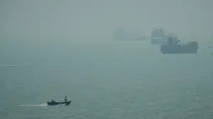 Tàu thương mại Iran bị tấn công gần Eo biển Hormuz, 1 người thiệt mạng