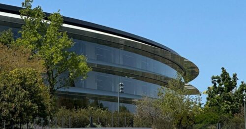 Ngân hàng Bank of America cảnh báo rủi ro mới cho doanh thu dịch vụ của Apple từ AI của Meta