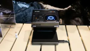 Aurzen Zip Pro: Máy chiếu di động gập lại, sẵn sàng cho giải trí mọi nơi