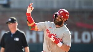 Philadelphia Phillies Đẩy Trận Đấu Sang Ván 3 Sau Chiến Thắng Kịch Tính