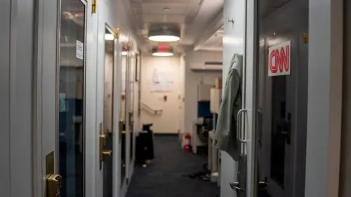 Nhà Trắng loại CNN khỏi Không Lực Một trong chuyến đi sắp tới của Tổng Thống Trump