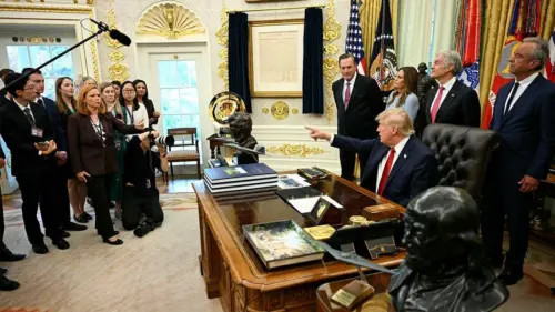 Hãng tin ngừng đưa tin về sự kiện của Tổng thống Donald Trump sau lệnh cấm