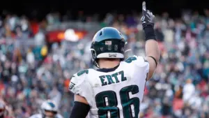 Eagles Chiêu Mộ Zach Ertz Trở Lại Sau Chấn Thương Dallas Goedert