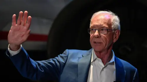 Phi công ‘Sully’ Sullenberger lần đầu chia sẻ về chẩn đoán Alzheimer