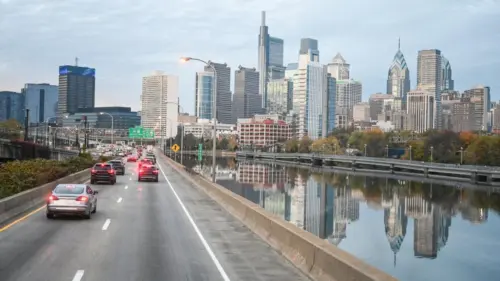Trung Tâm Philadelphia và Các Vùng Lân Cận Thúc Đẩy Bùng Nổ Nhà Đất
