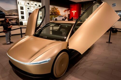 Tesla Huy Động Thêm 30 Tỷ Đô Vốn Tín Dụng Để Mở Rộng Cybercab và Optimus
