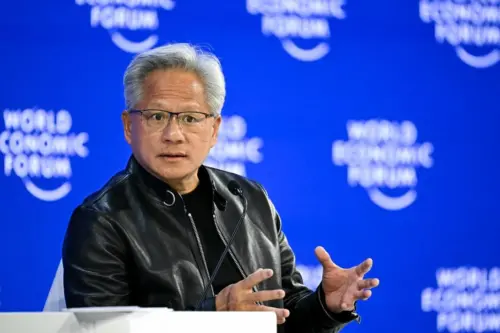 CEO NVIDIA Jensen Huang nói với Tổng thống Trump: ‘Chúng tôi sẽ không để AI chậm lại’