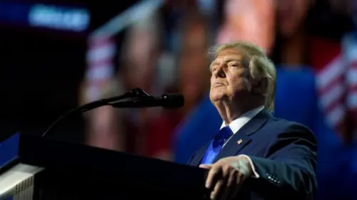 “Tôi đang trên lá phiếu”: Tổng thống Trump cố gắng vực dậy cử tri bằng cách đặt mình vào vị trí trung tâm