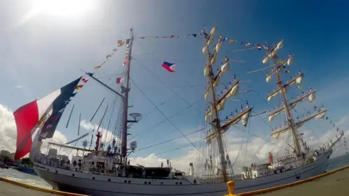 Tàu Hải quân Mexico ‘Cuauhtémoc’ lướt qua Cầu Cổng Vàng trước chuyến thăm 4 ngày