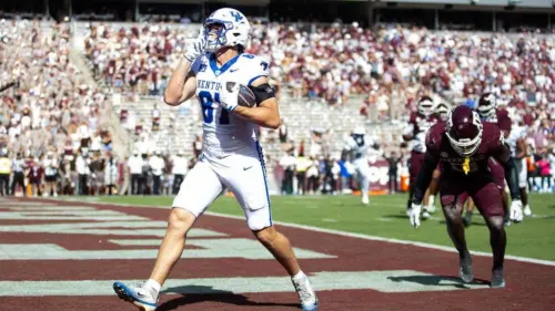 Kentucky gây sốc trước Texas A&M với chiến thắng 31-21 nhờ hàng thủ vững chắc