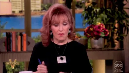 Joy Behar Nhấn Mạnh Lại Quan Điểm Mỹ Sẽ Không Bầu Nữ Tổng Thống