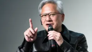 Jensen Huang nhận cuộc gọi từ Trump và khoe sản phẩm mới