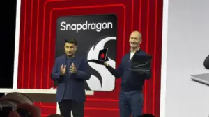 Laptop Microsoft Surface Mới Tích Hợp Cuộc Hôn Nhân PC-Điện Thoại Mà Snapdragon Từng Hứa Hẹn