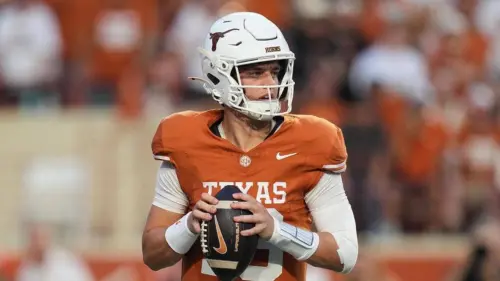 Arch Manning, Texas Longhorns đánh bại UTSA 30-6
