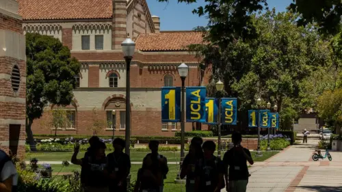 UCLA Được Xếp Hạng Là Đại Học Công Lập Số 1 Toàn Quốc