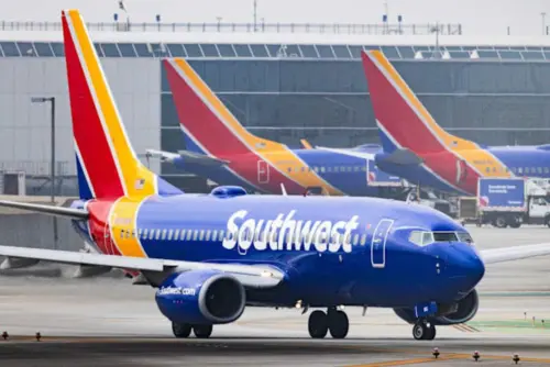 Chuyến bay Southwest từ Washington D.C. đến Hobby Airport bị chuyển hướng đến Baltimore sau va chạm với chim