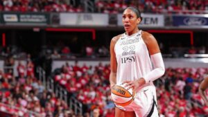Ngôi sao A’ja Wilson của Las Vegas Aces nổi giận với khán giả trong trận đấu playoff với Indiana Fever