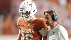 Đội Texas Longhorns lội ngược dòng hạ gục Ohio State trong trận cầu kinh điển