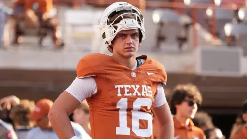 Texas’ Arch Manning Bị Chỉ Trích Vì Phản Ứng Với Video AI Về Steve Sarkisian