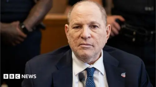 Harvey Weinstein lãnh án 15 năm tù về tội tấn công tình dục
