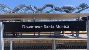 Santa Monica Sắp Có Lực Lượng Tuần Tra Trên Nền Tảng Metro
