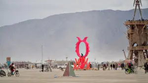 Hai người thiệt mạng tại Burning Man, hàng chục ngàn người tụ tập tại sa mạc Nevada