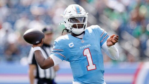 Chị gái của Cam Ward cho biết gia đình bị fan đội Tennessee Titans đe dọa, quấy rối vì phong độ của anh