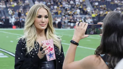 Carrie Underwood Lần Nữa Hâm Nóng SNF, Collinsworth Gây Tranh Cãi