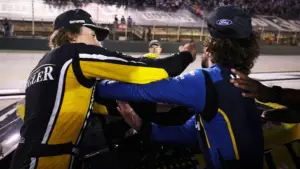 Vợ tay đua NASCAR tố cáo hành vi đáng ngờ của đối thủ, chồng phản ứng dữ dội