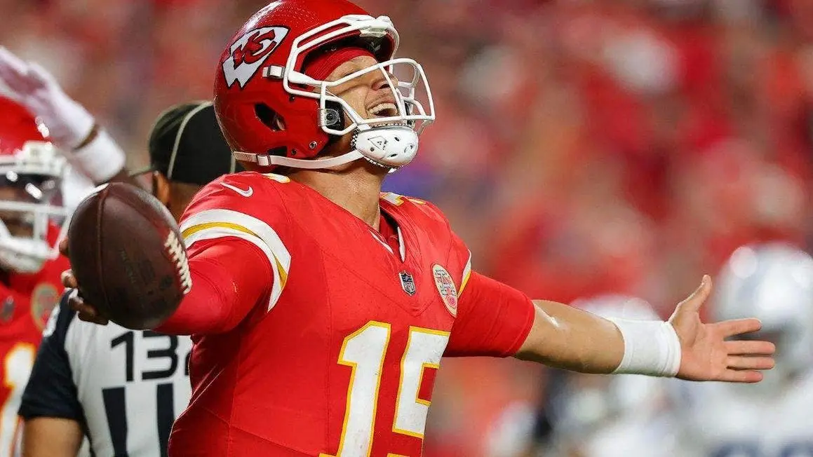 Harrison Butker ghi bàn quyết định, Chiefs thắng sít sao Colts trong hiệp phụ