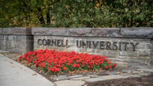Công tố viên xem xét lại vụ án hiếp dâm tập thể bị cáo buộc tại Đại học Cornell
