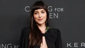 Dakota Johnson muốn có con sau sự nghiệp phim ảnh kéo dài 20 năm