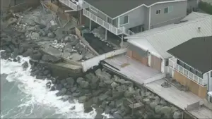 Thêm nhà ven biển ở Dana Point bị đánh dấu đỏ sau sóng lớn