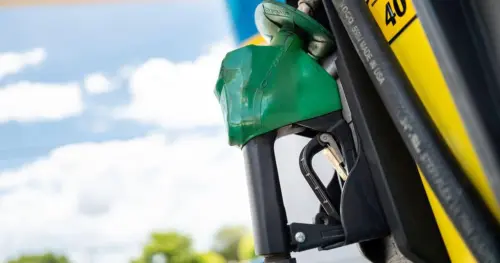 Giá nhiên liệu diesel tại Texas tăng kỷ lục, tiến gần mức 6 đô la/gallon