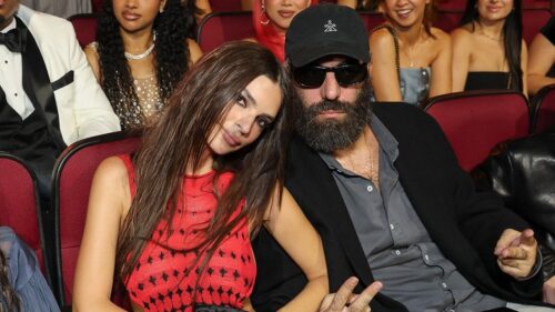 Emily Ratajkowski ghi dấu ấn tinh tế tại VMAs với cử chỉ tri ân bạn trai Romain Gavras