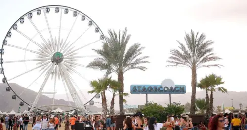 Stagecoach 2027: Riley Green, Zach Top, Garth Brooks Lên Sân Khấu