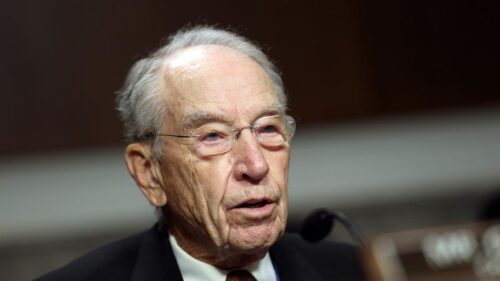 Thượng nghị sĩ Chuck Grassley lo ngại thống đốc phe Dân chủ bổ nhiệm người kế nhiệm