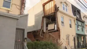 Phụ Nữ Thoát Khỏi Nhà Vài Phút Trước Khi Bị Sập Một Phần Tại Germantown