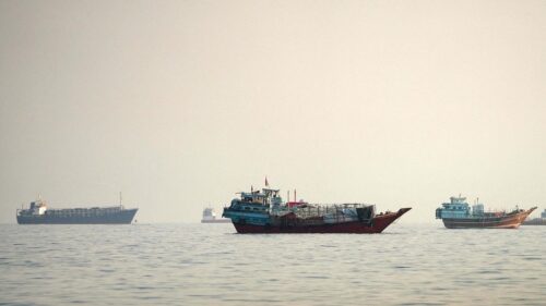 8 Thủy thủ Hoa Kỳ bị thương trong vụ tấn công tàu tại Eo biển Hormuz
