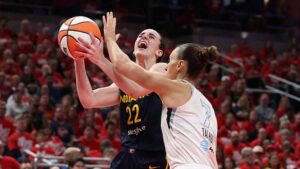 Caitlin Clark lập kỷ lục WNBA, Indiana Fever tránh nguy cơ bị loại